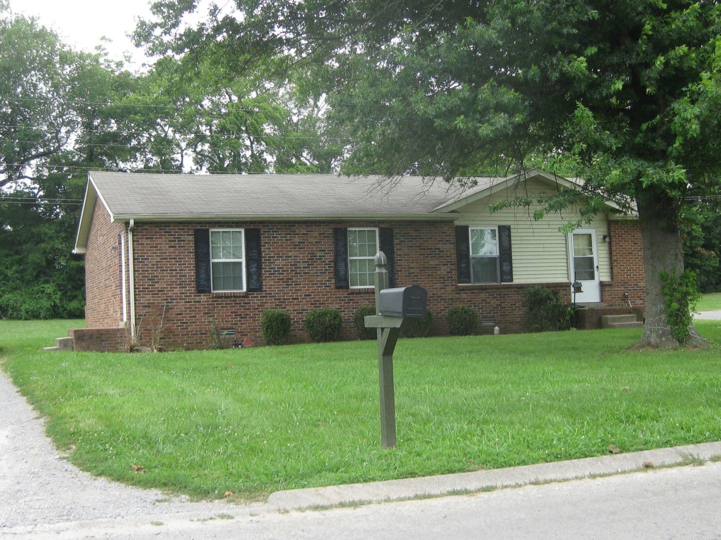 Gallatin House: 1166 Meadowview Drive