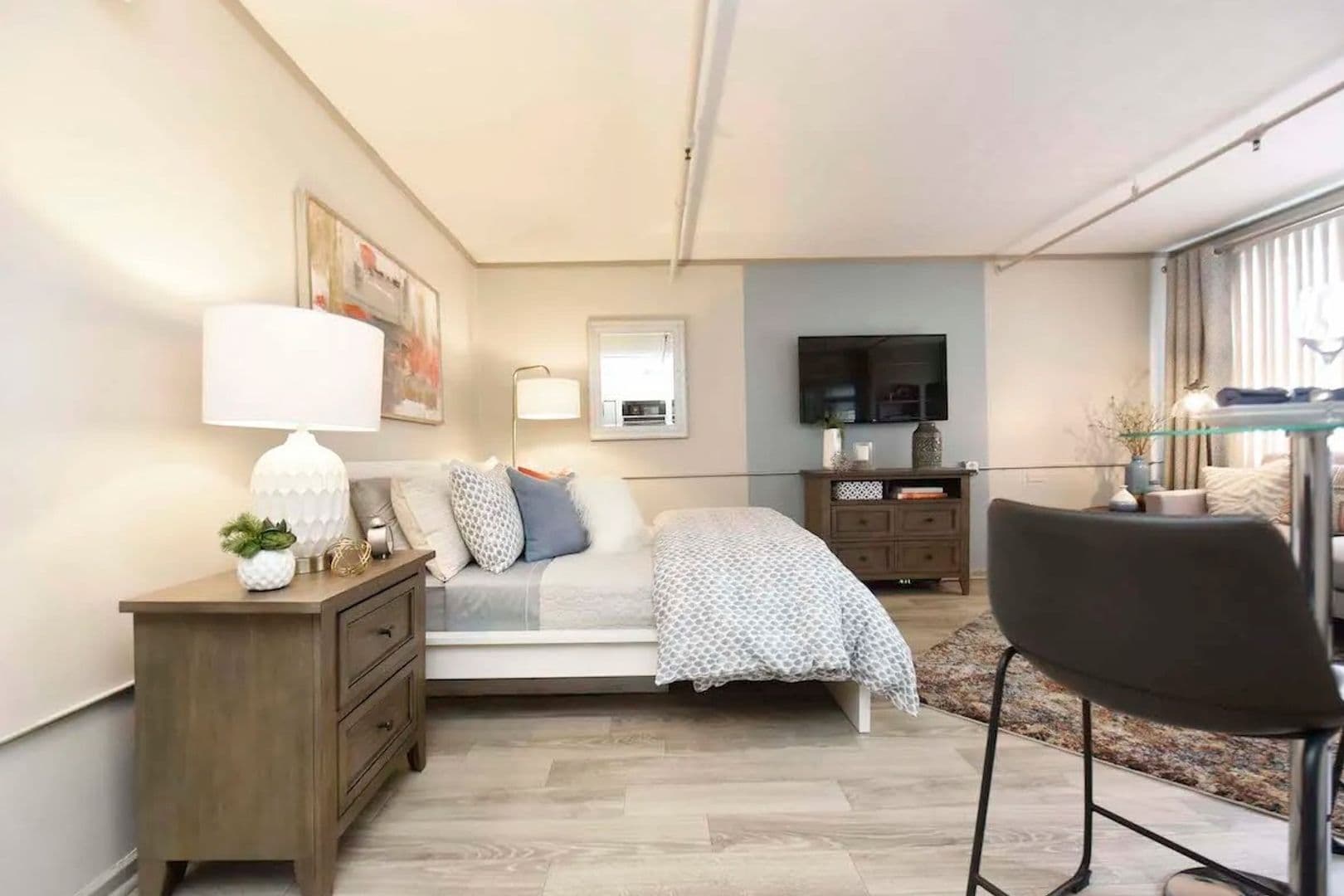 Oak Ridge Apartment: 82 E. Tennessee Ave
