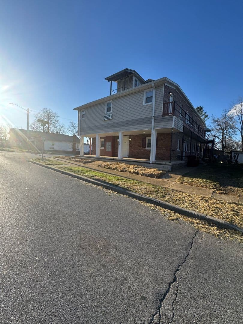 Johnson City Apartment: 712 Lamont St.