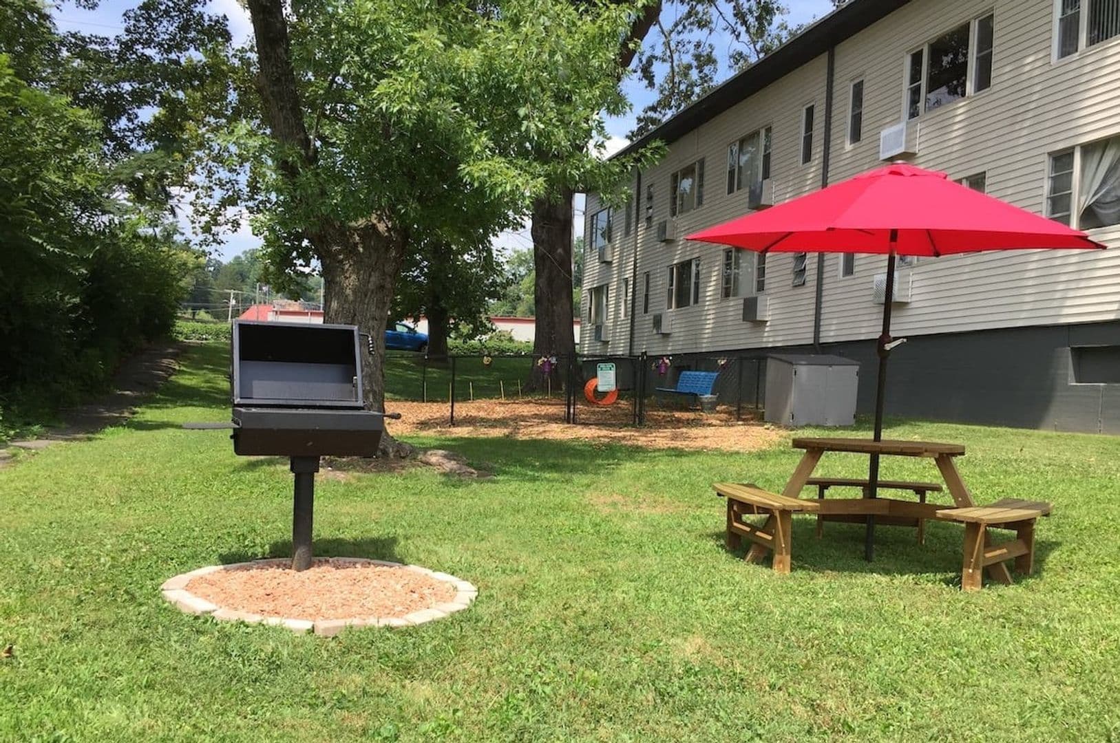 Oak Ridge Apartment: 82 E. Tennessee Ave