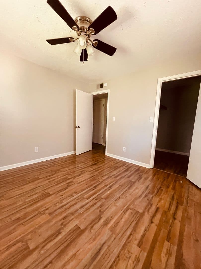 McMinnville Apartment: 314 Oriole Drive