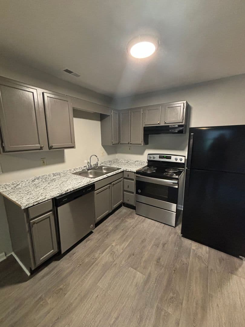 Hixson Apartment: 1802 Hamil Road