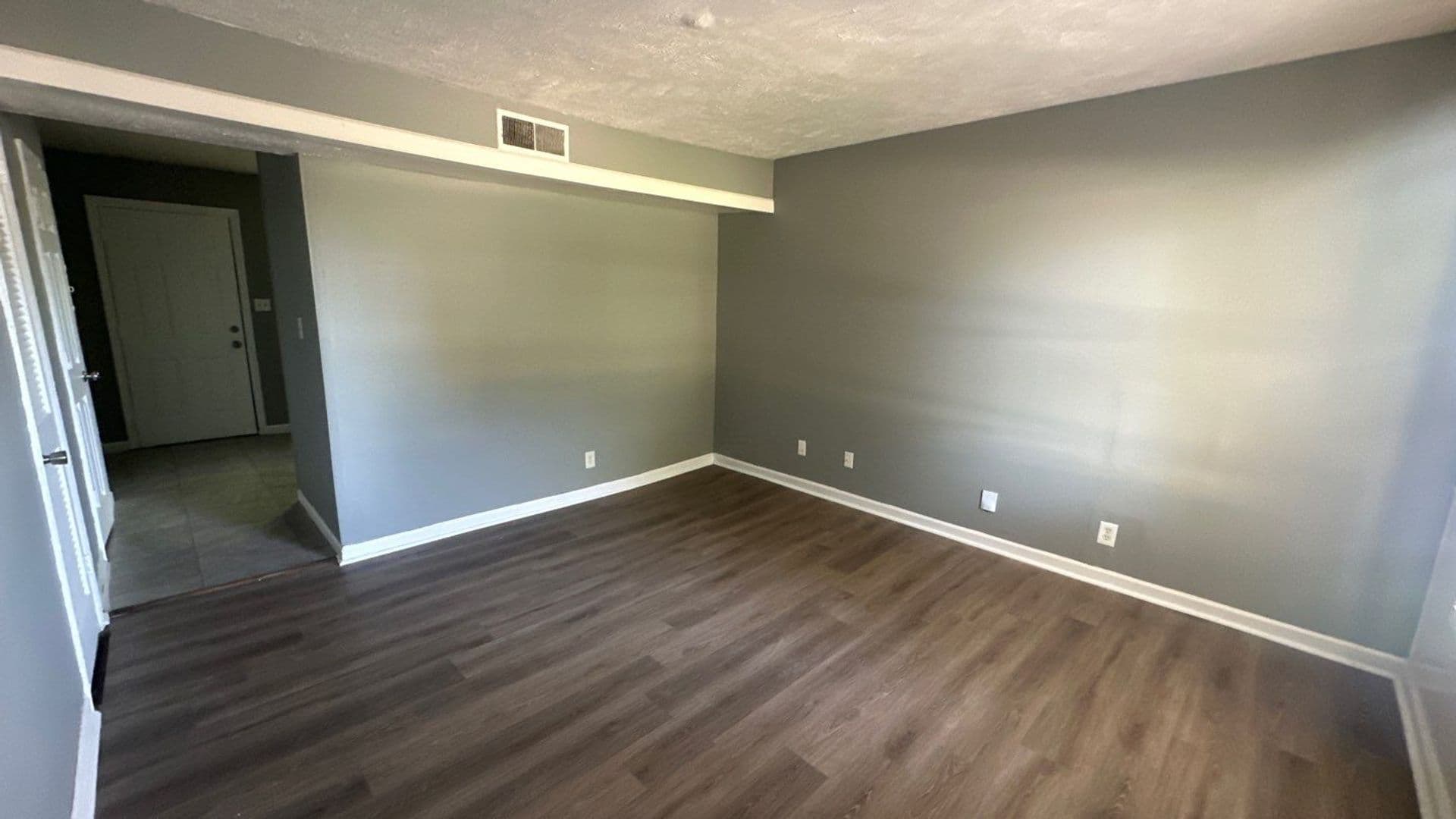 Gallatin House: 224 Greenleaf Circle