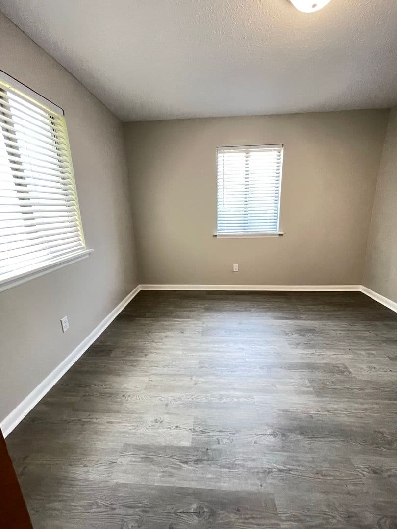 McMinnville Apartment: 314 Oriole Drive
