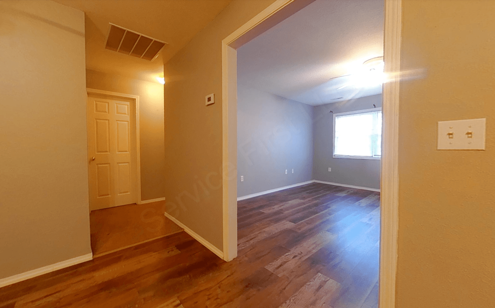 Dexter Apartment: 606 Allison St