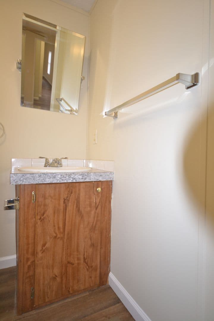 Bolivar Apartment: 873 E 420th Rd