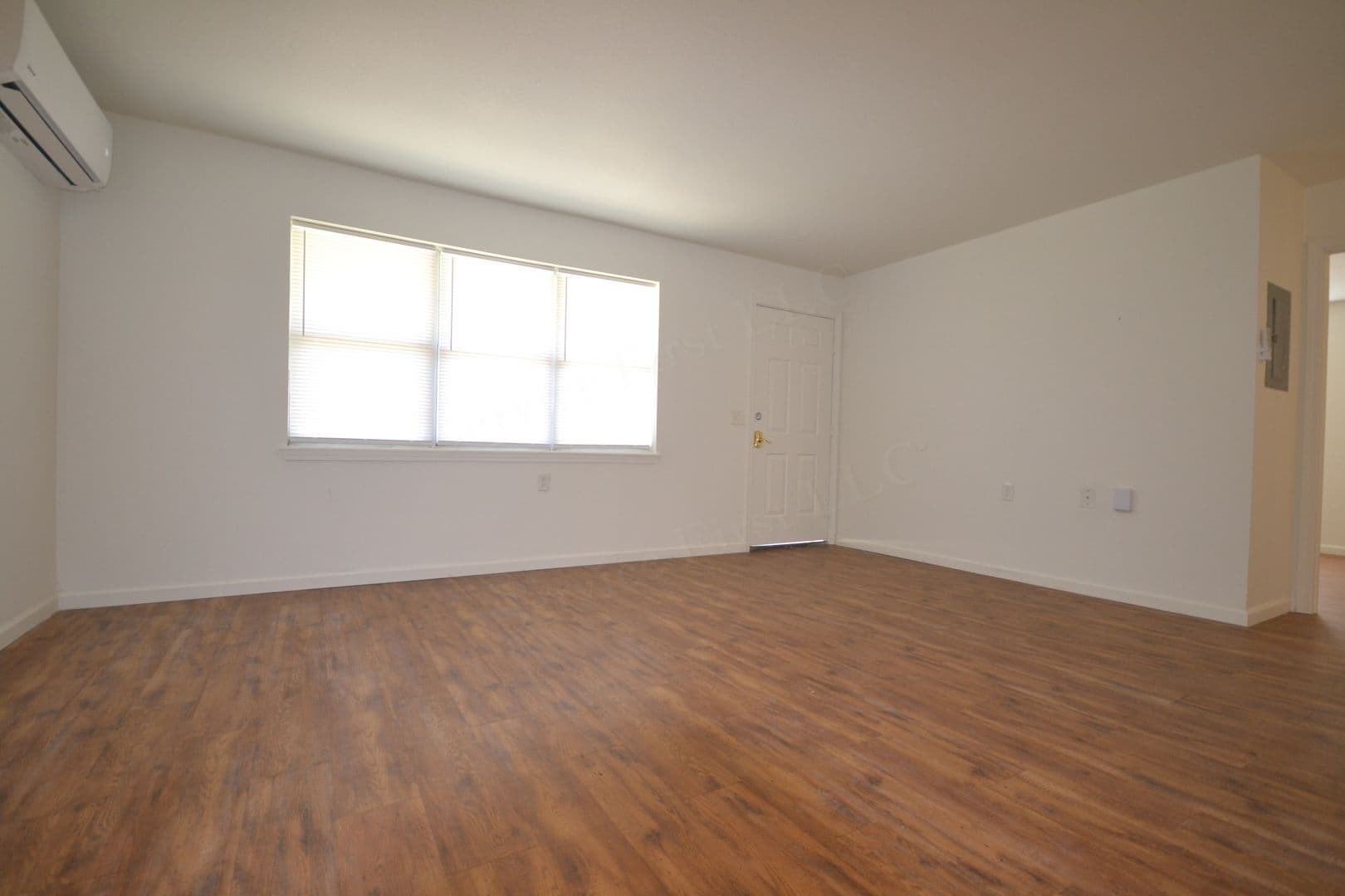 Lamar Apartment: 601-701 E 19th St