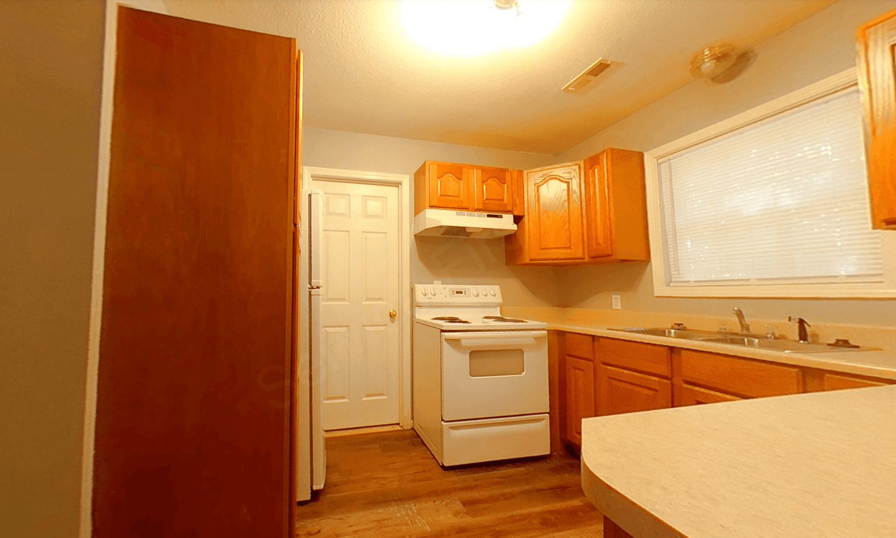 Dexter Apartment: 606 Allison St