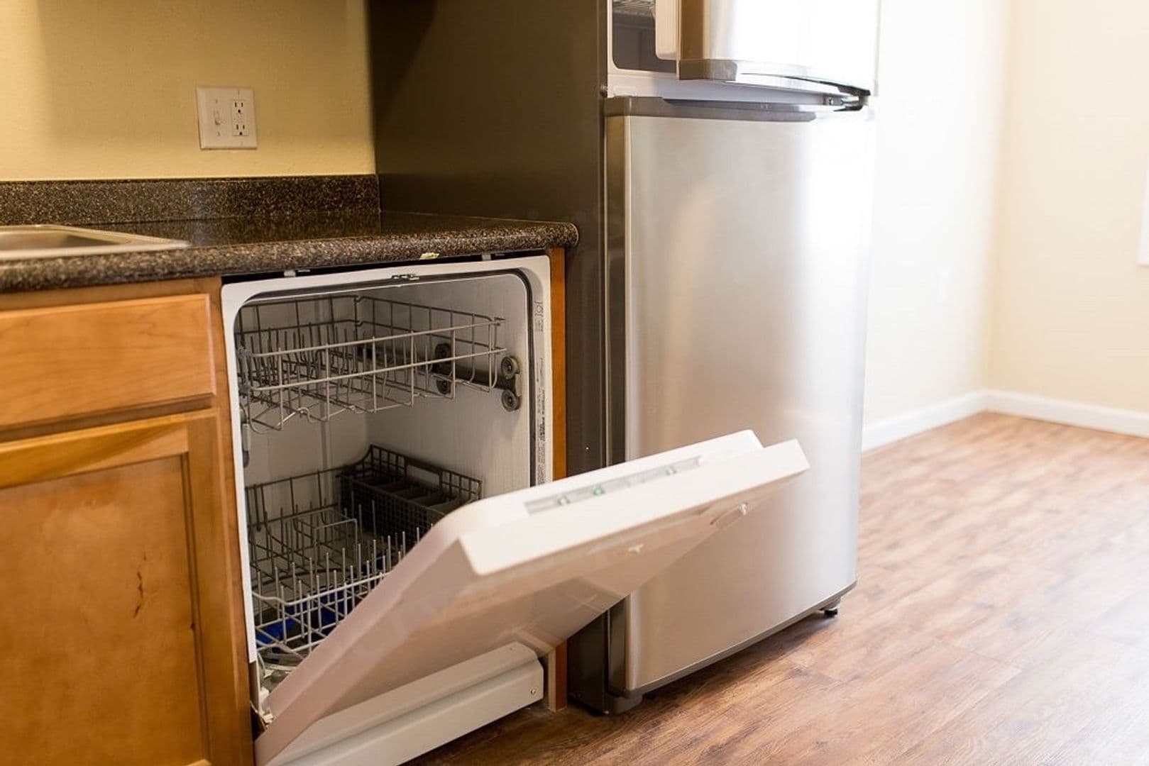 Camdenton Apartment: 68 Hulett Dr,