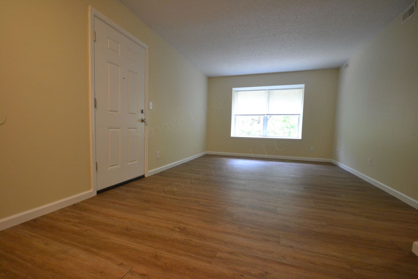 Branson Apartment: 406 Judy St