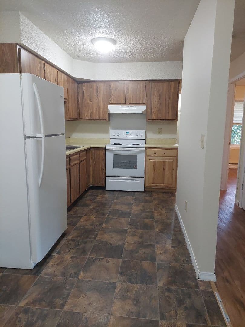 Ashland Apartment: 200 Church St