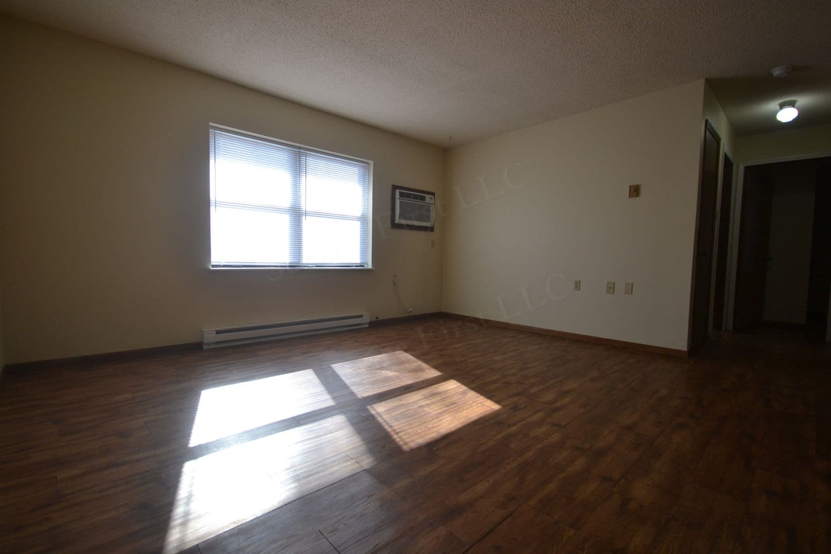 Warsaw Apartment: 710 Elm St