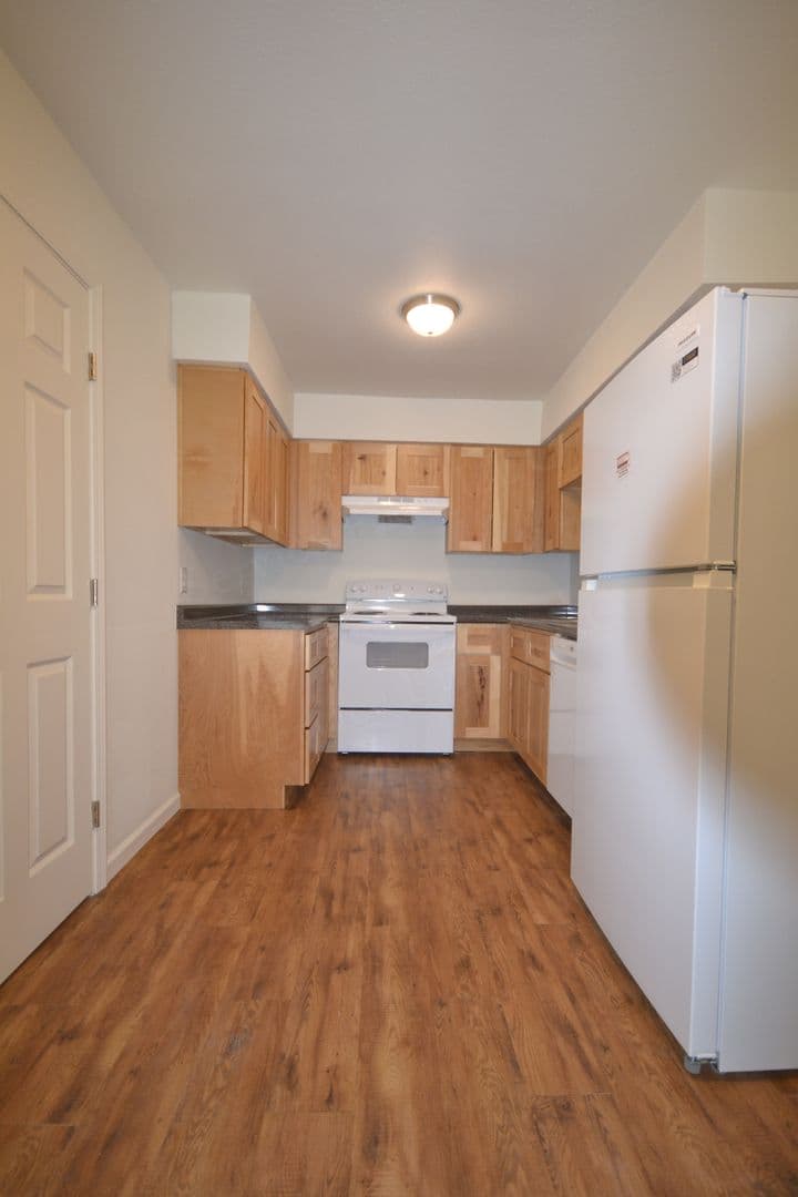 Lamar Apartment: 601-701 E 19th St