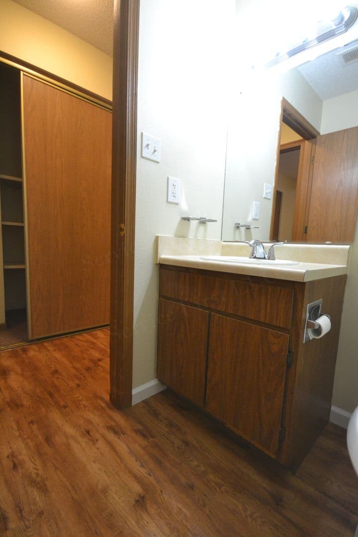 Perry Apartment: 510 Plaza Dr