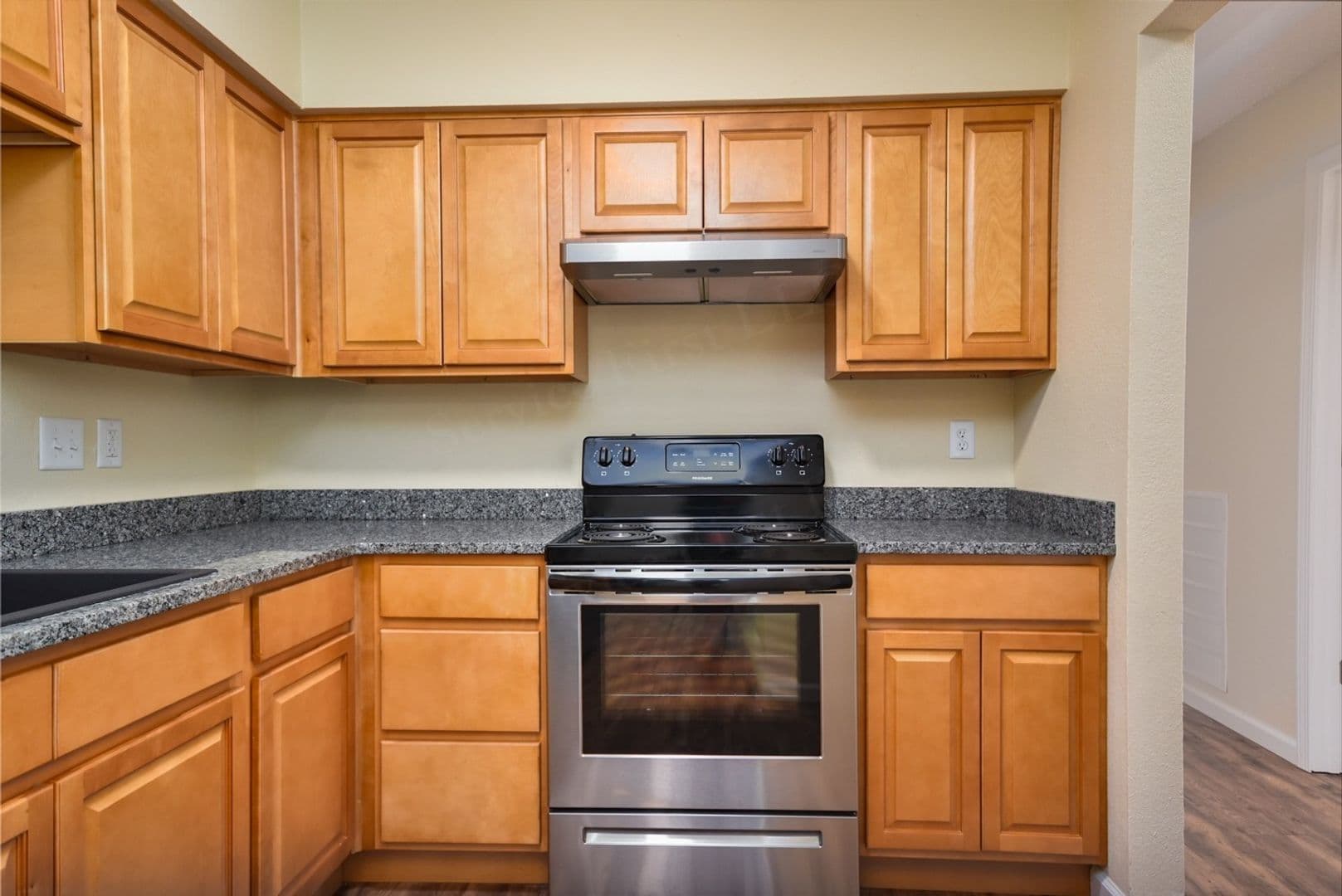 Branson Apartment: 407 Judy St