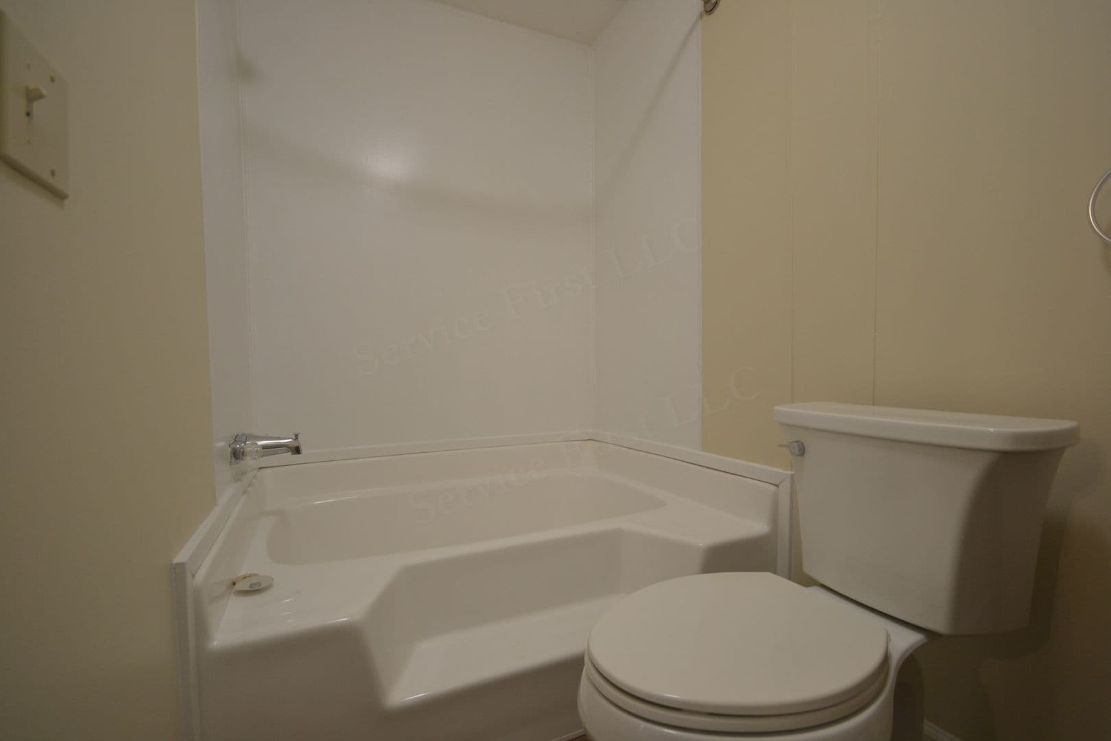 Bolivar Apartment: 873 E 420th Rd