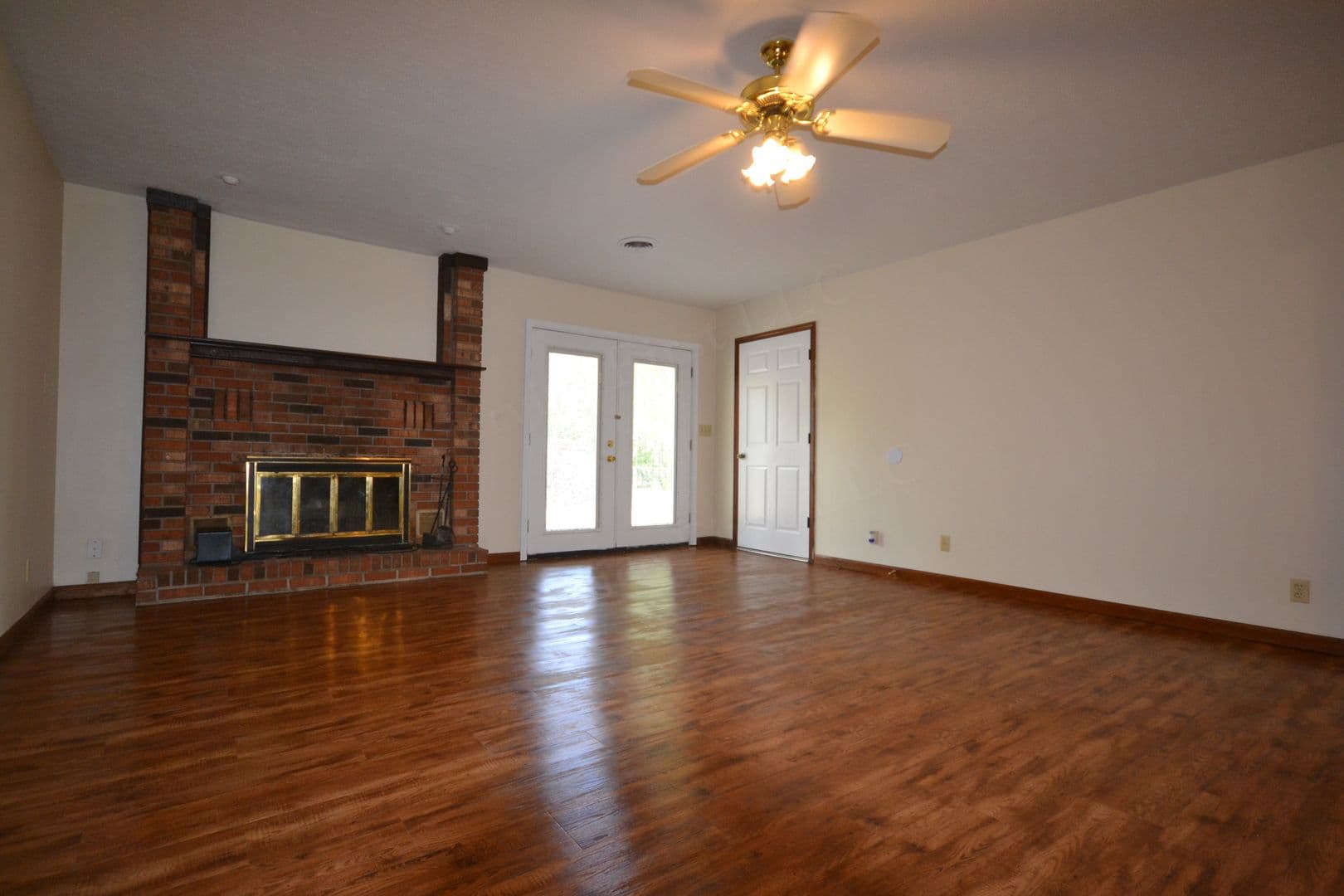 Bolivar House: 1111 S Carl ST
