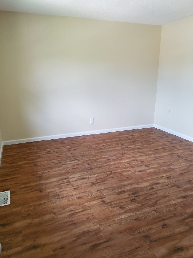 Dexter Apartment: 11925 S 2 Mile Rd