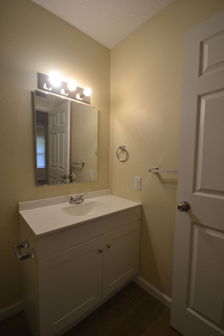Branson Apartment: 406 Judy St
