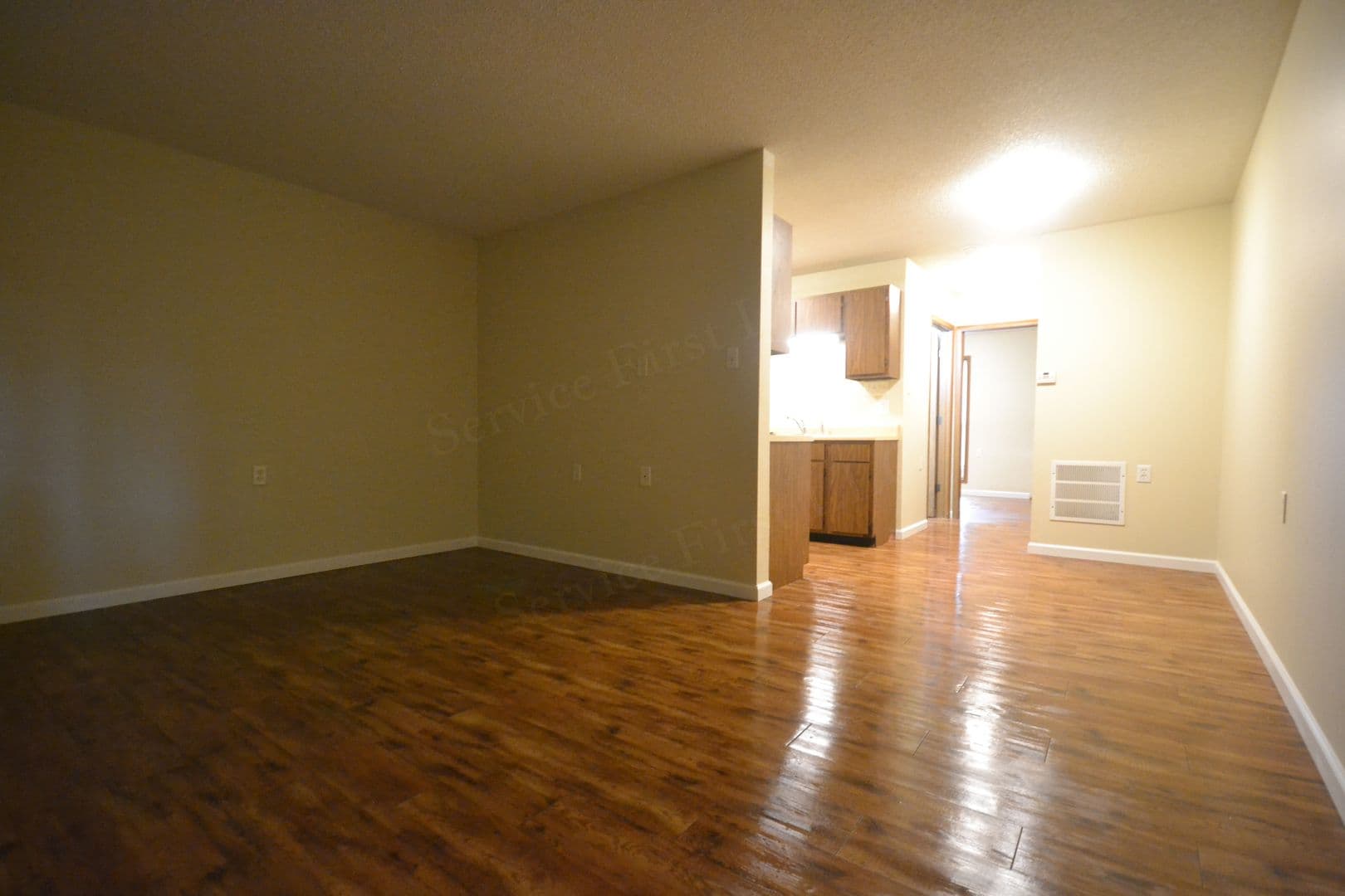Perry Apartment: 510 Plaza Dr