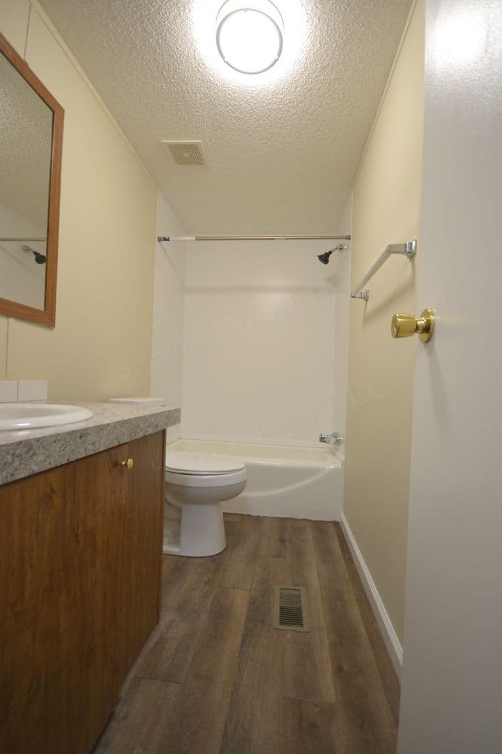 Bolivar Apartment: 873 E 420th Rd