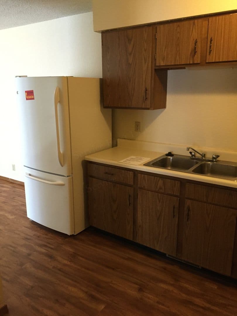 Bolivar Apartment: 915 W College