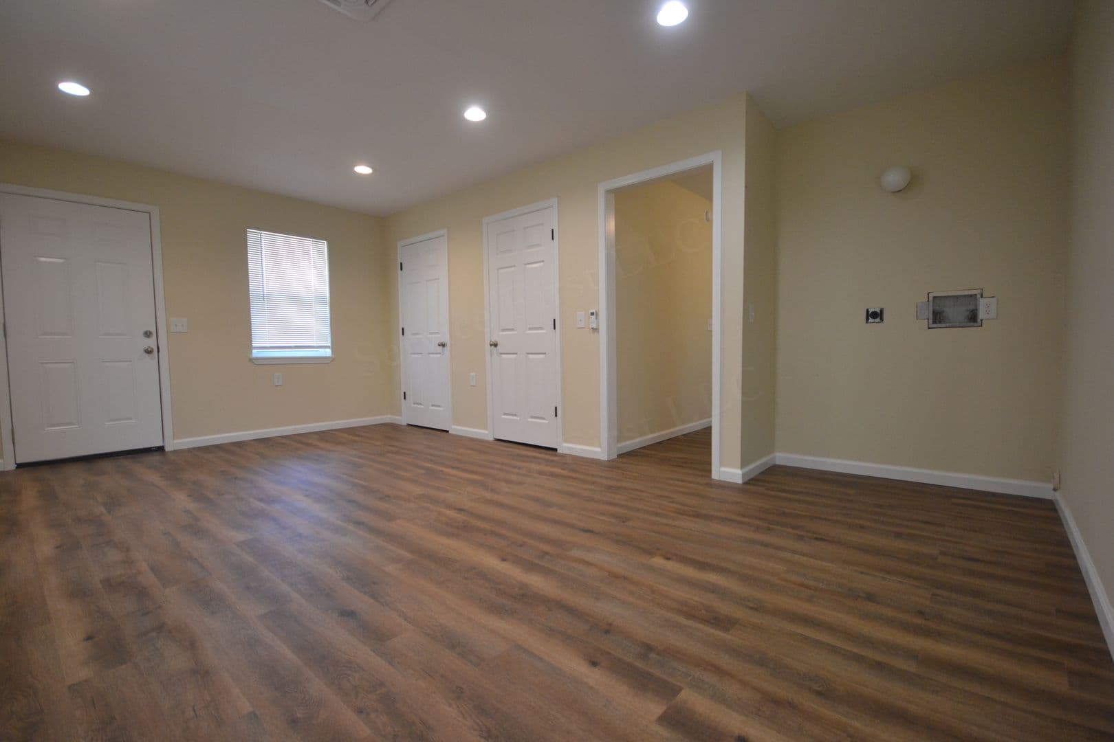 Lamar Apartment: 601-701 E 19th St