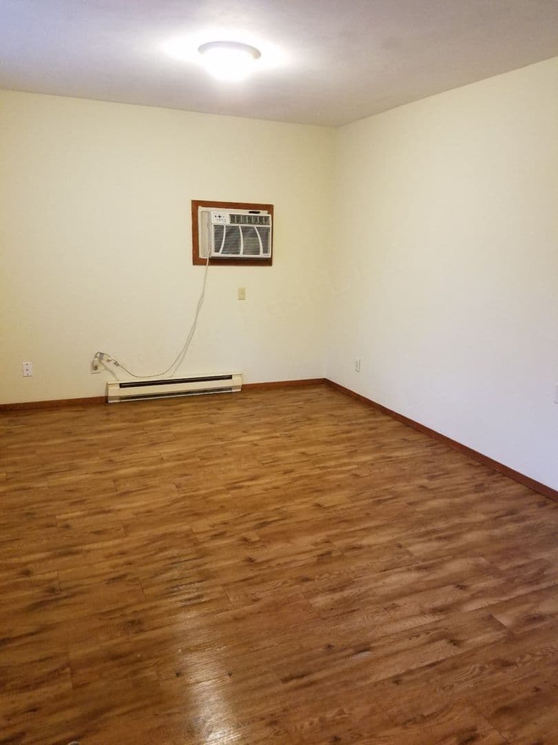 Chafee Apartment: 201 Main Delta Street