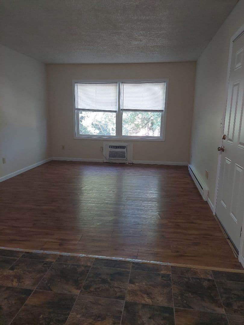 Ashland Apartment: 200 Church St