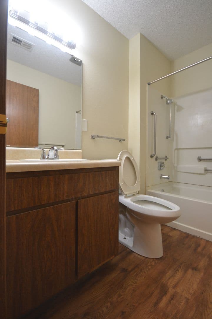 Perry Apartment: 510 Plaza Dr