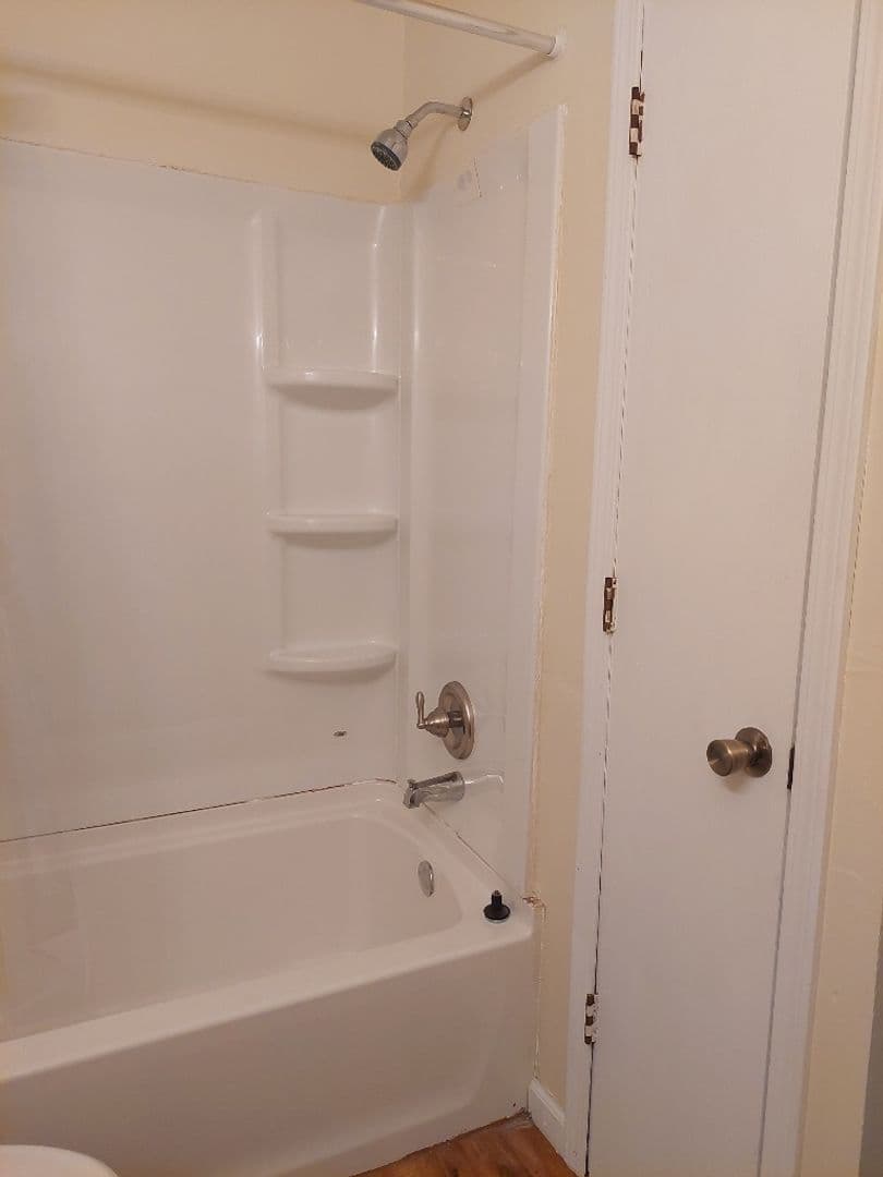 Ashland Apartment: 200 Church St