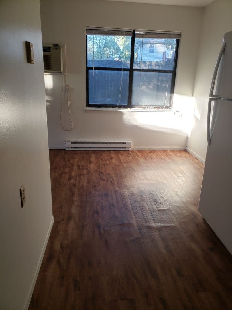 Ashland Apartment: 200 Church St