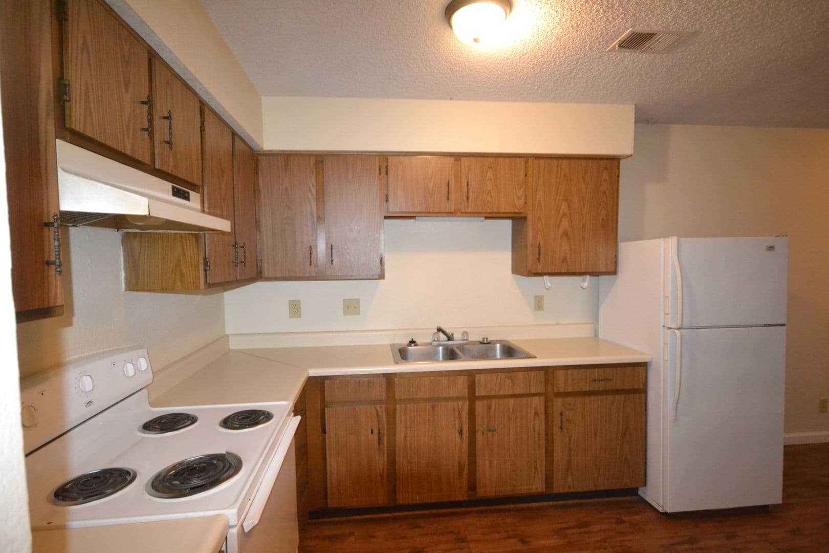 Bolivar Apartment: 915 W College