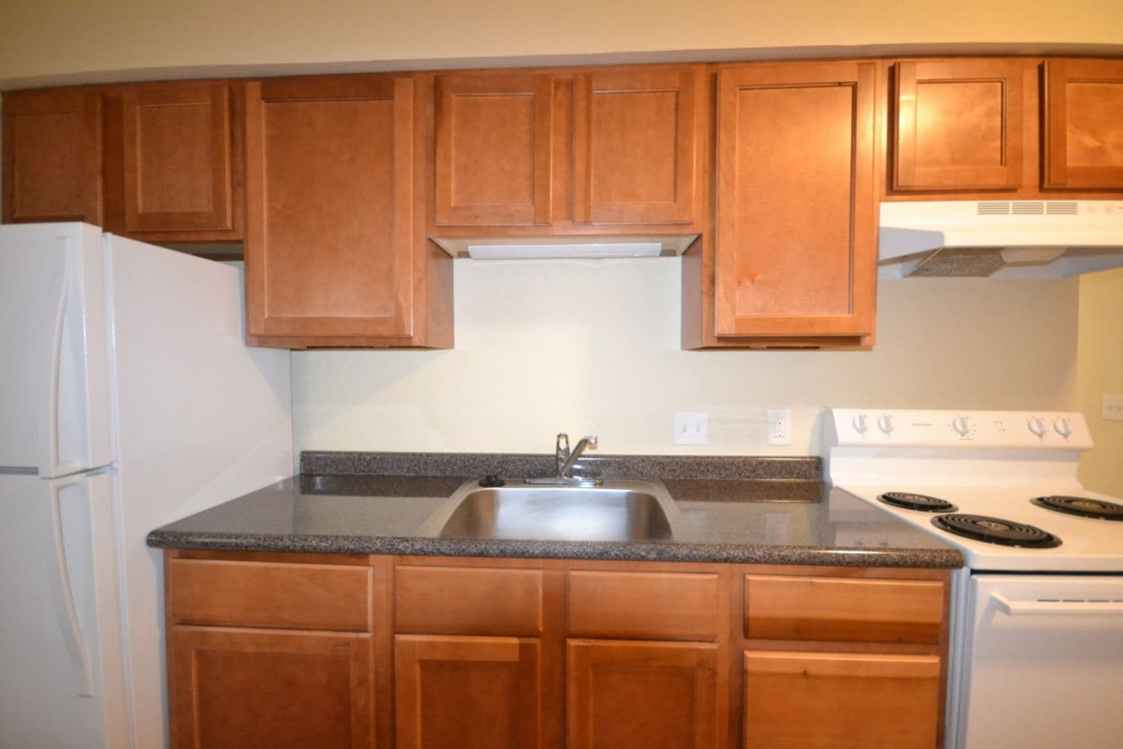 Bolivar Apartment: 316 N Wilson