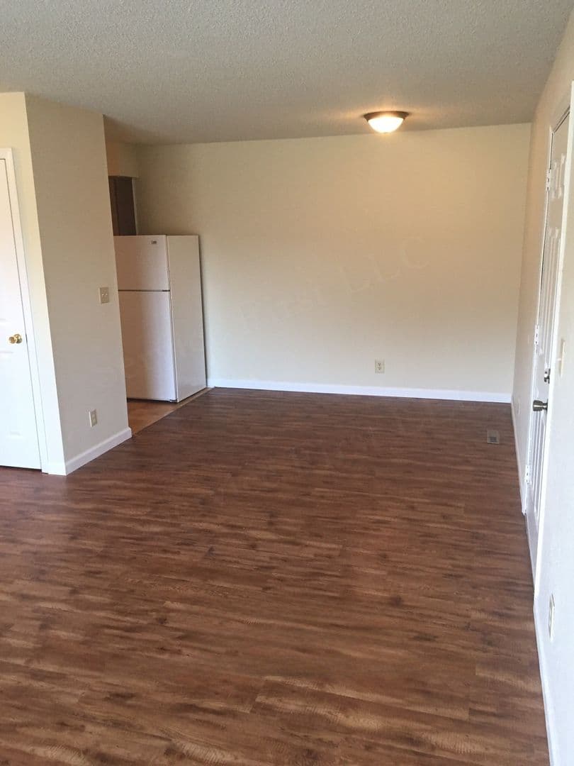 Bolivar Apartment: 915 W College