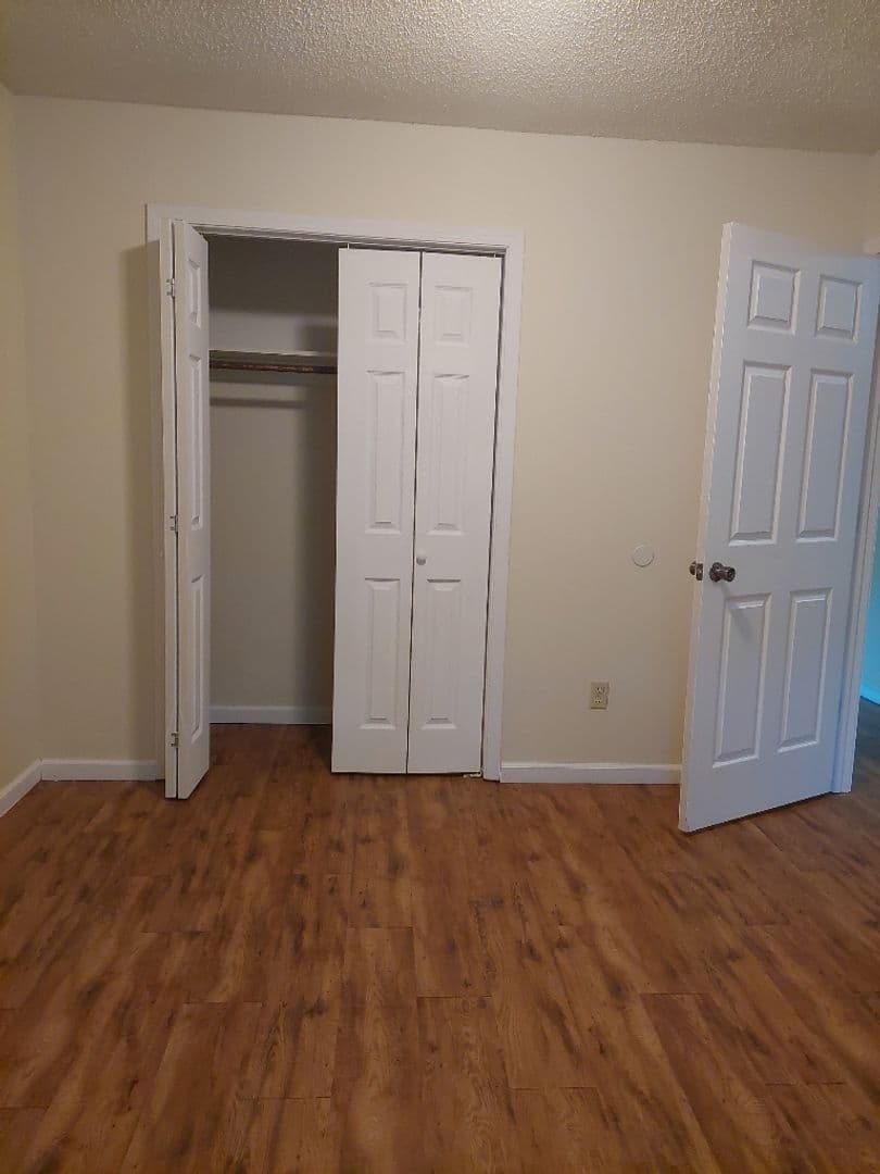 Ashland Apartment: 200 Church St