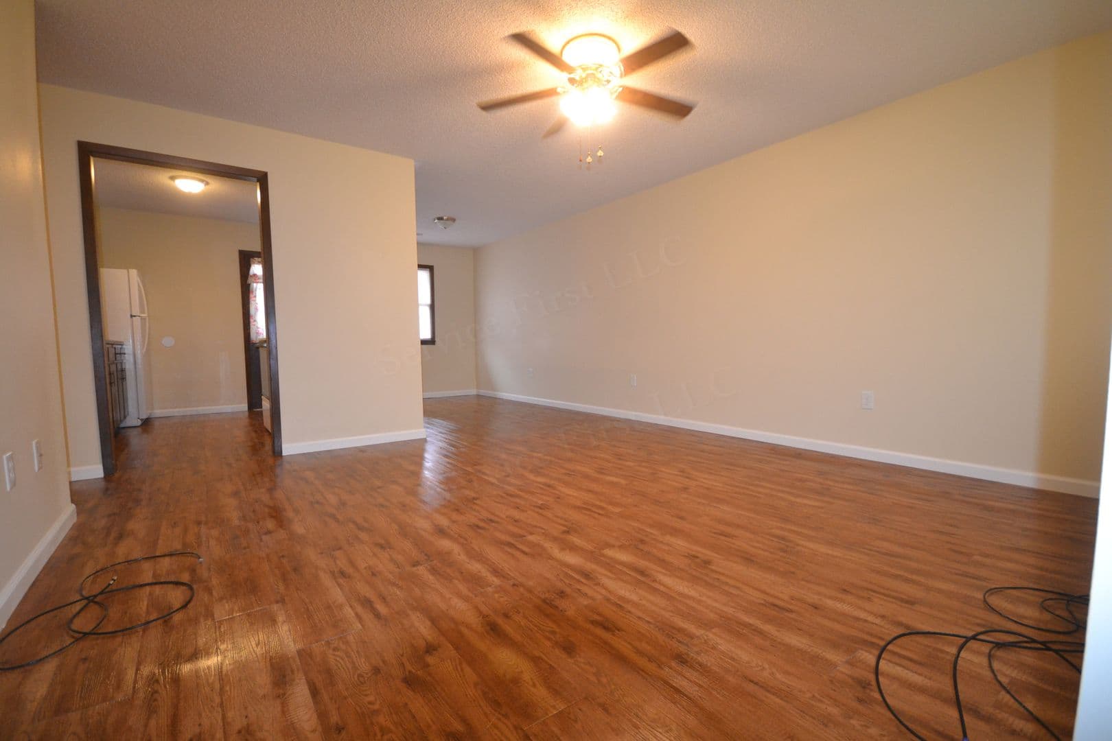 Edna Apartment: 216 W Main