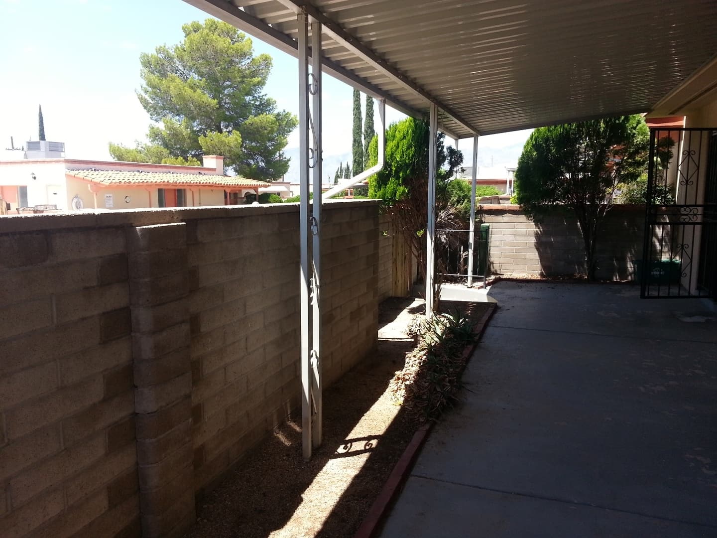Tucson House: 760 S. Calle Del Sol