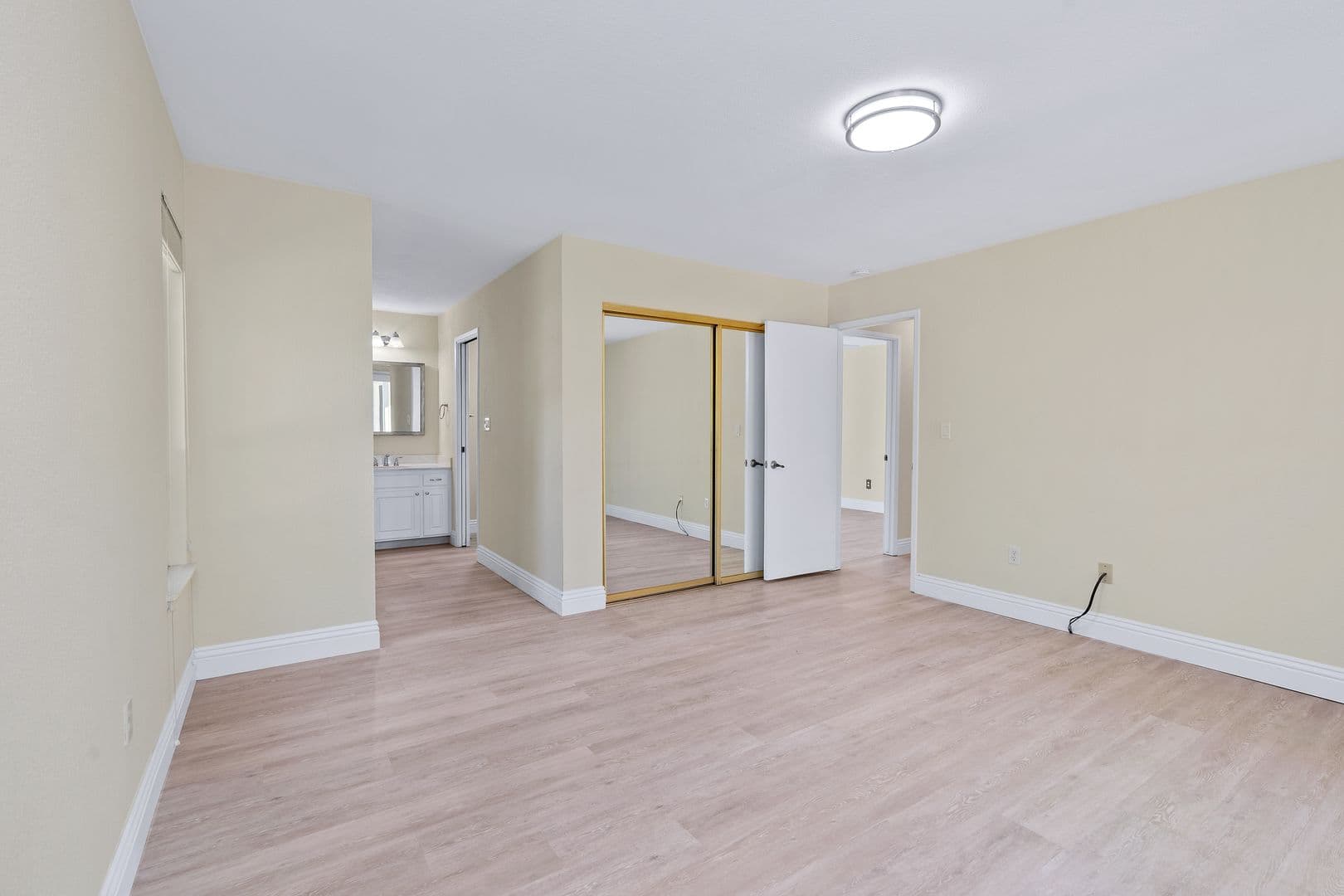 Napa House: 1019 Banbury Ct