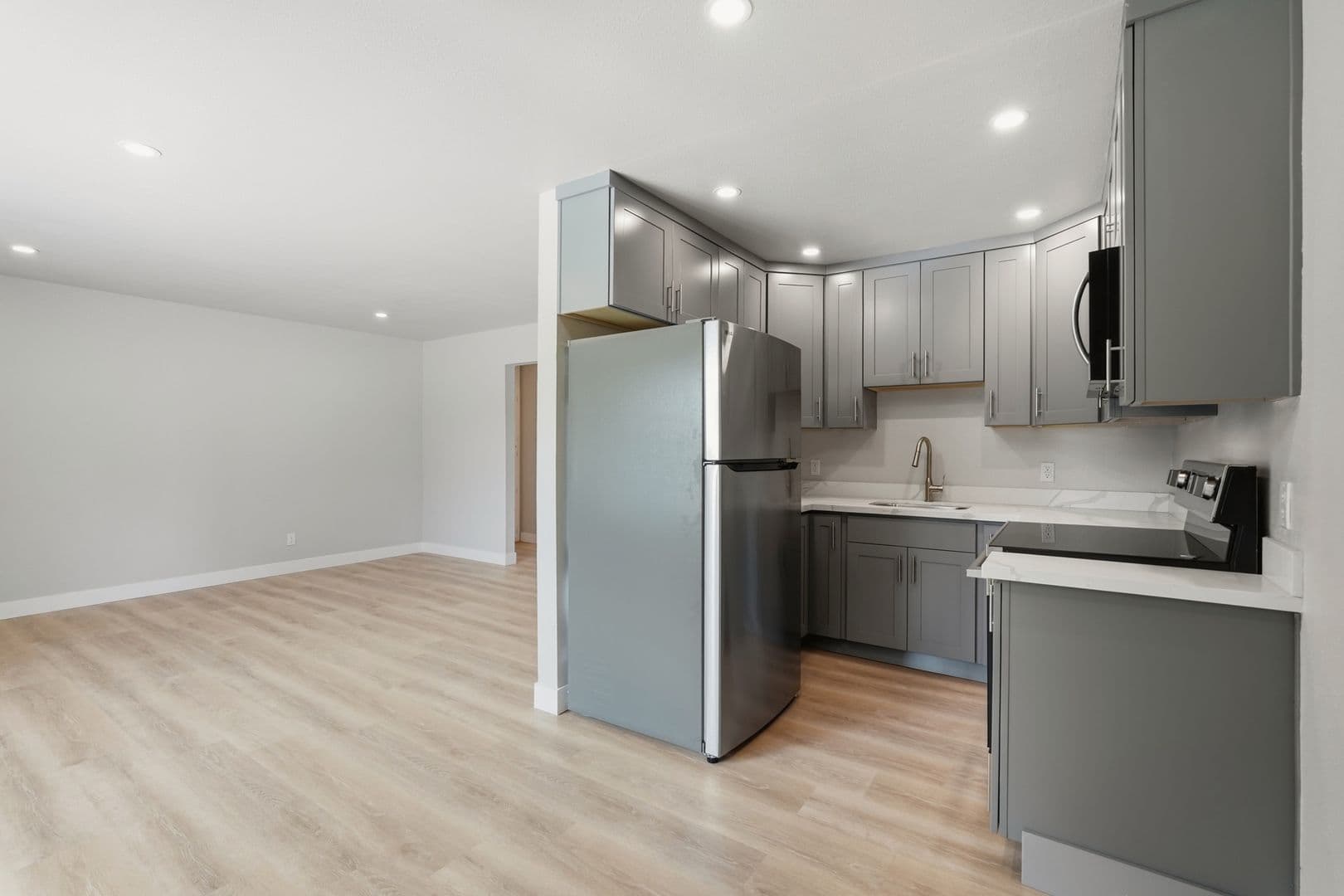 Napa Apartment: 381-385 Riverside Drive