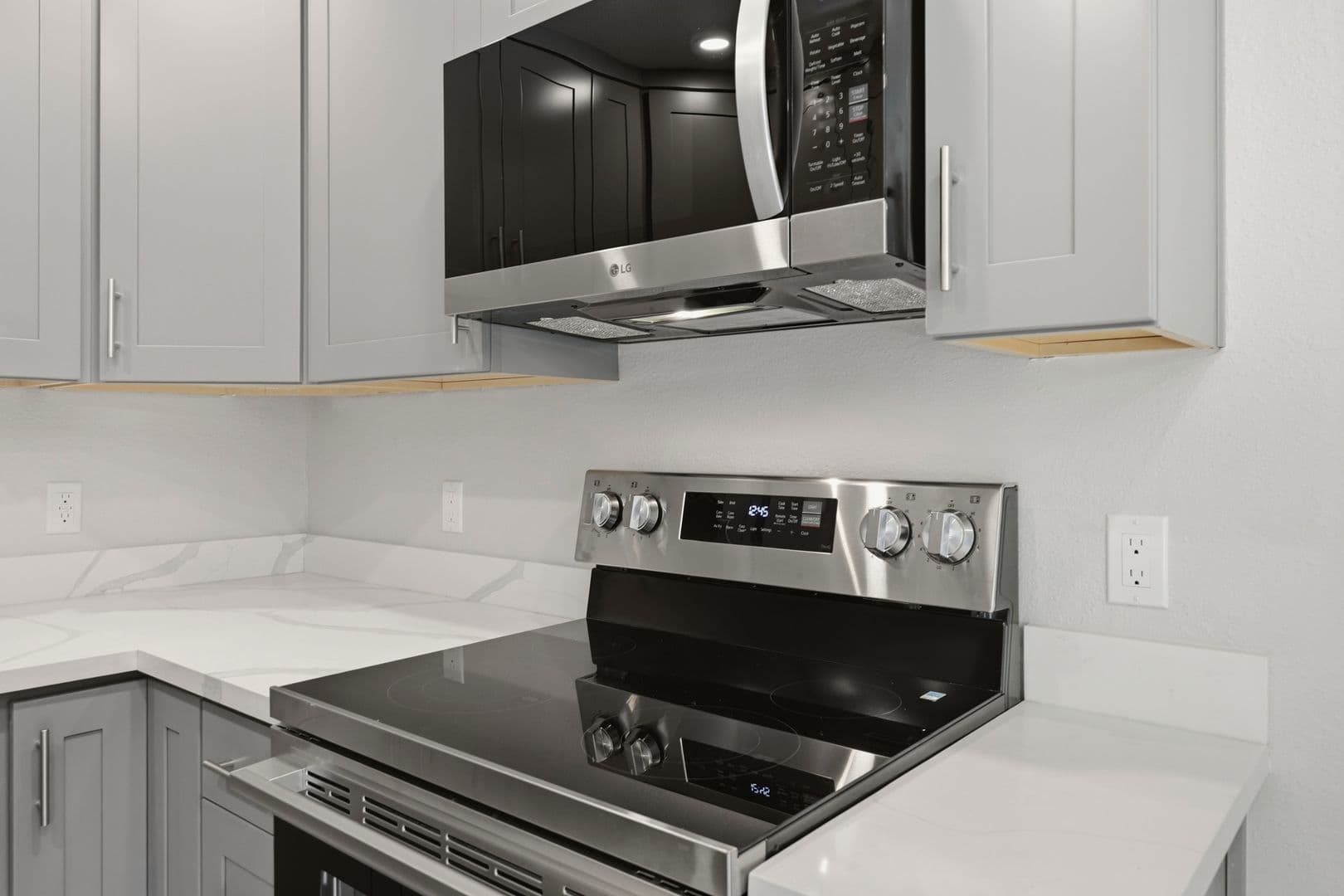 Napa Apartment: 381-385 Riverside Drive