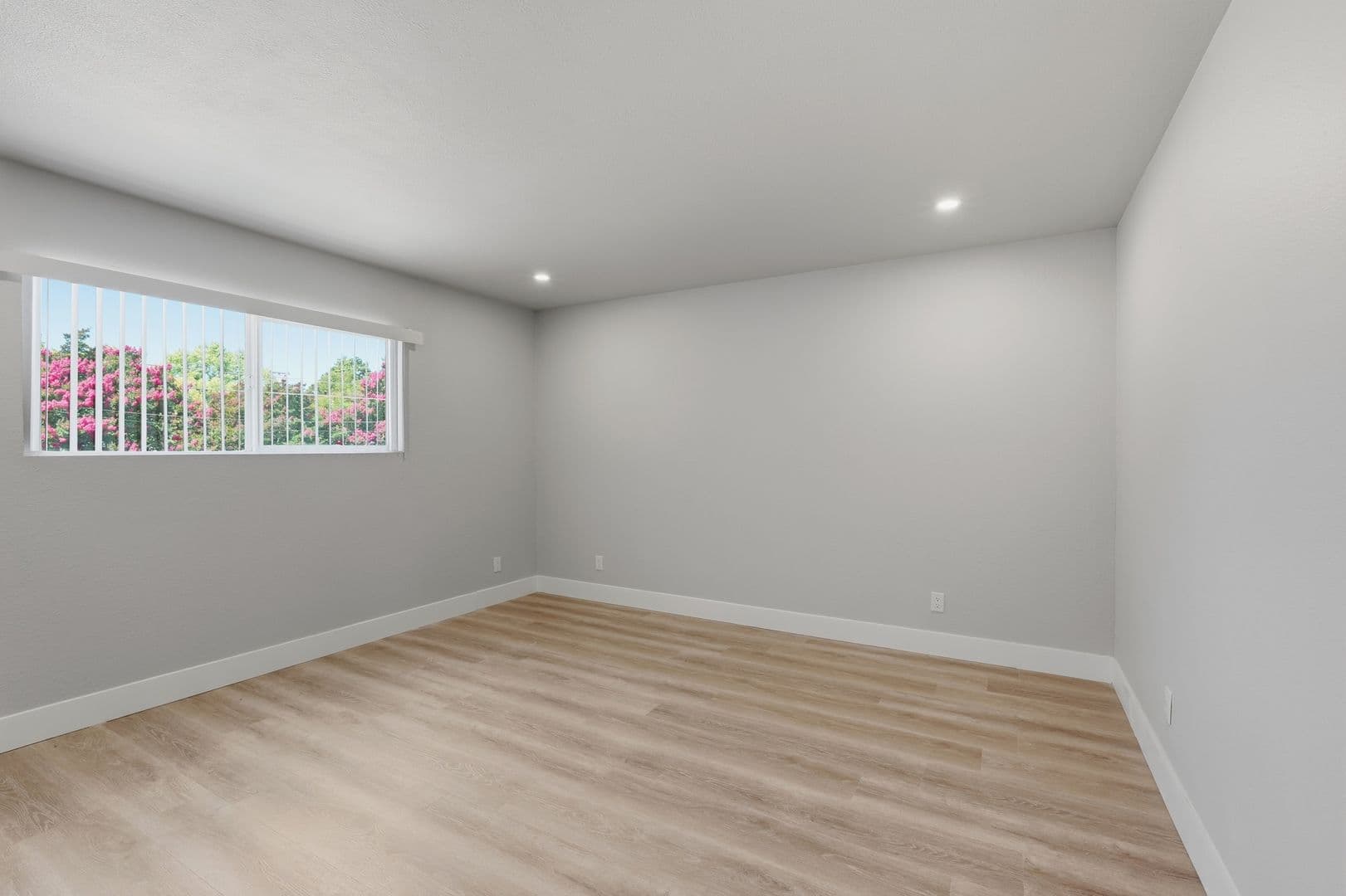 Napa Apartment: 381-385 Riverside Drive