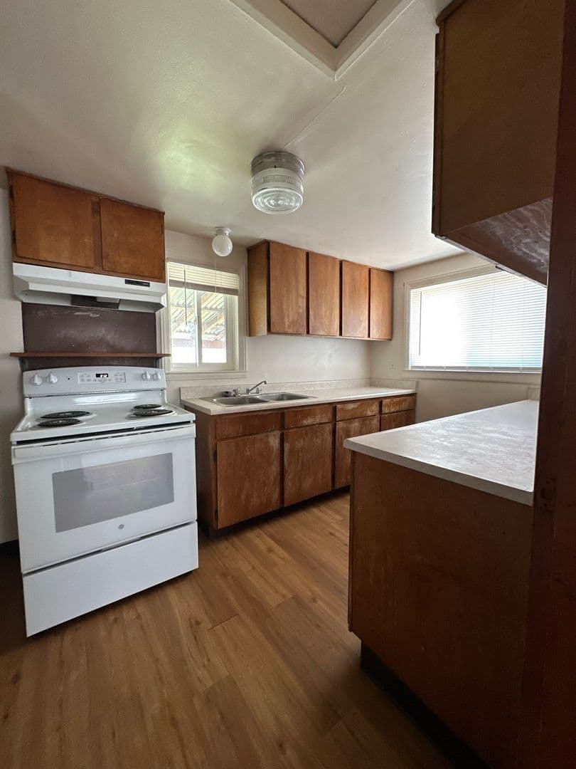 Klamath Falls Apartment: 2160 Arthur Street