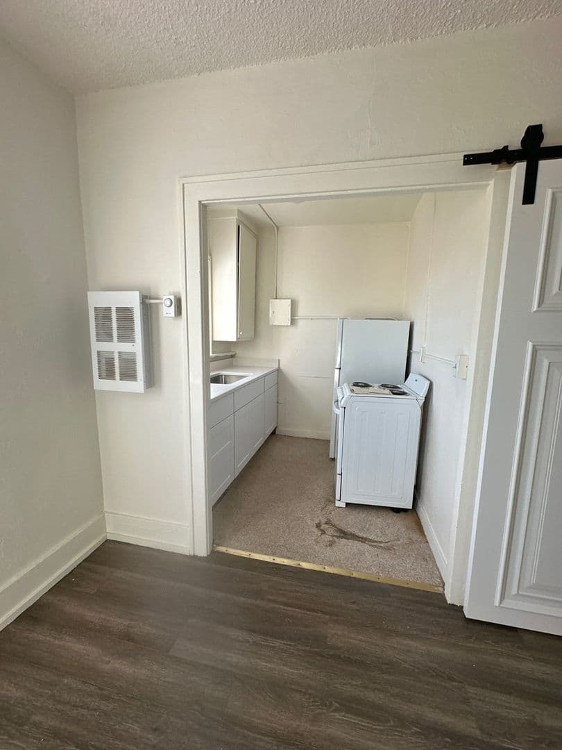 Klamath Falls Apartment: 224 S Broad St