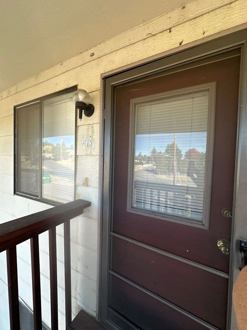 Klamath Falls Apartment: 157- 169 N Laguna St