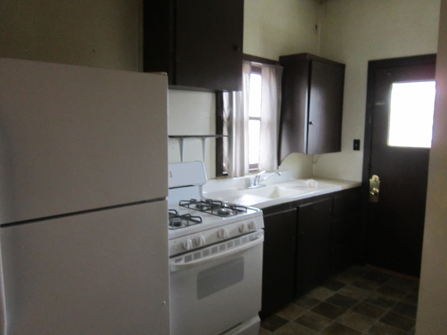 Klamath Falls Apartment: 2136 & 2138 Wantland Ave