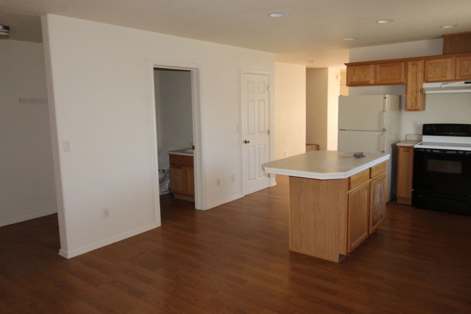Klamath Falls Apartment: 2019/2023 Garden Avenue