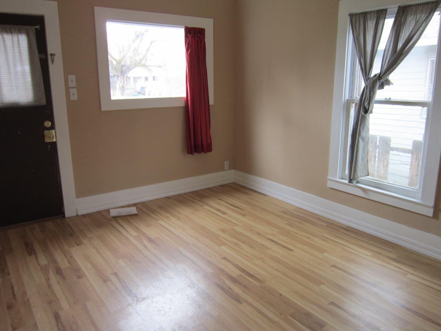 Klamath Falls Apartment: 2136 & 2138 Wantland Ave