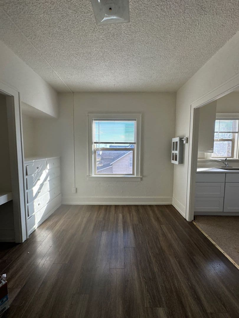 Klamath Falls Apartment: 224 S Broad St