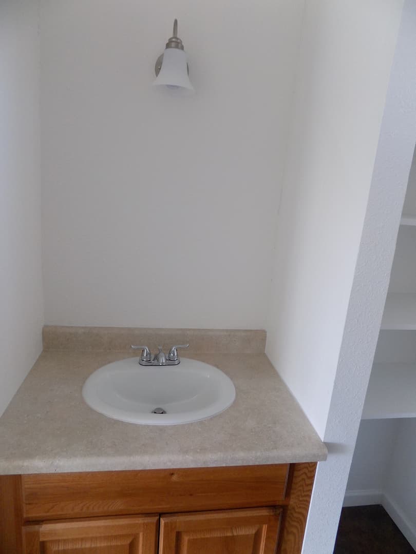 Klamath Falls Apartment: 1131 Walnut Ave